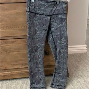 Lululemon crop mid rise
